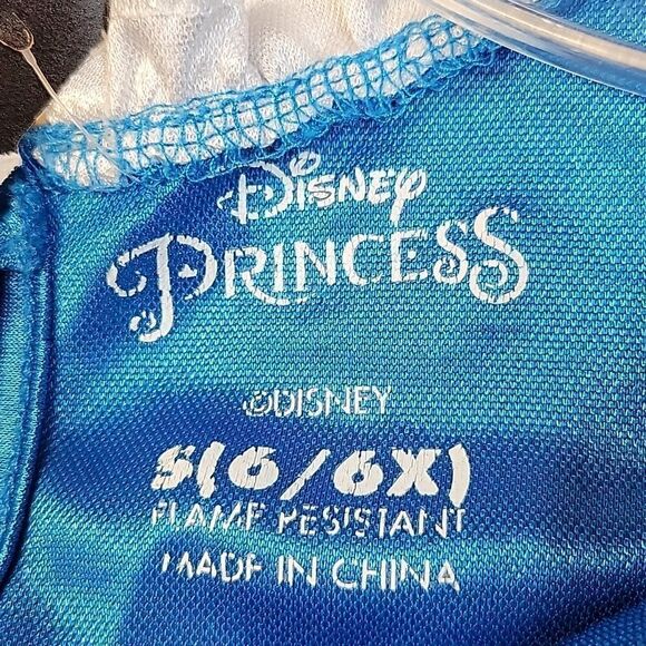 Disney Snow White Costume Gown Princess Dress Up Girl's Size 6/6x + Accessories - Picture 4 of 9